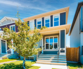 Exquisite 4bedroom home 10mins away from airport